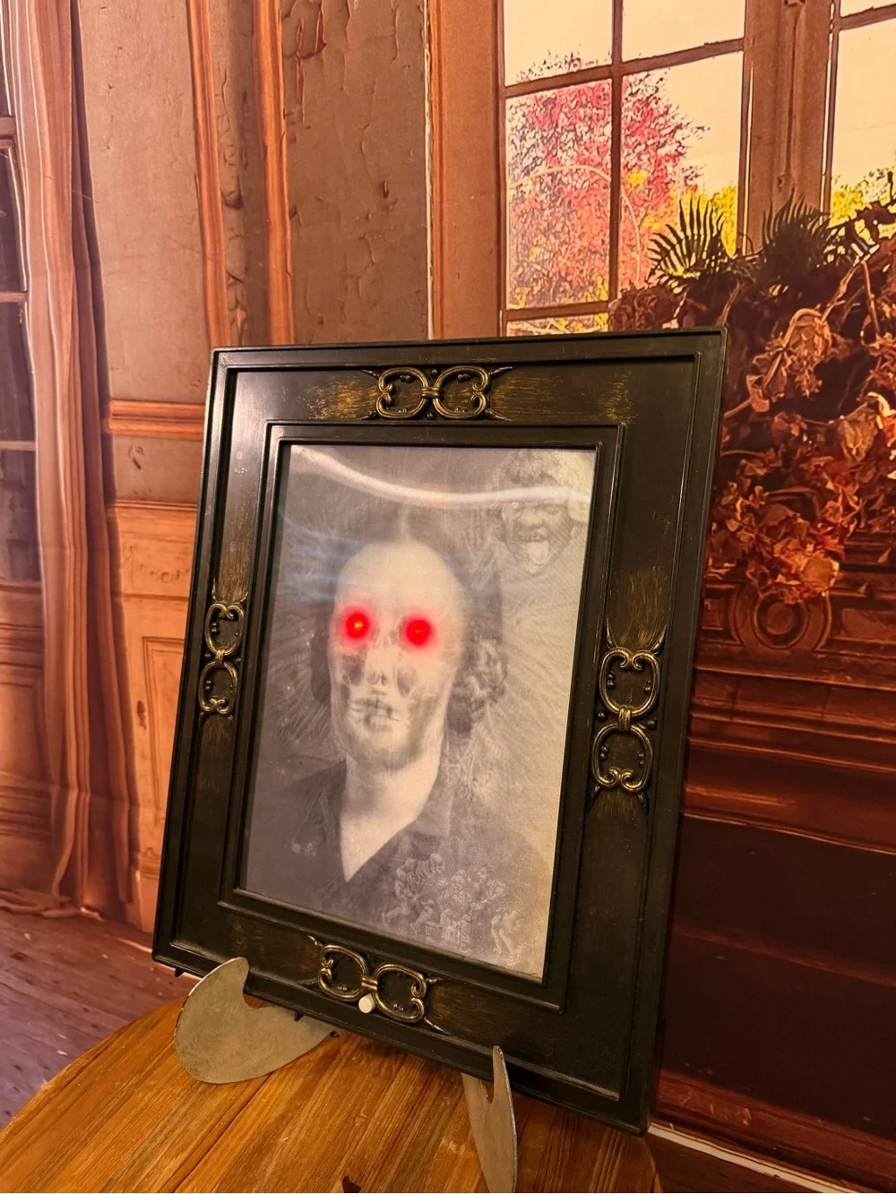 Gemmy Halloween Sounds Lenticular Spooky Light up Eyes Hallway Portrait Ghostly